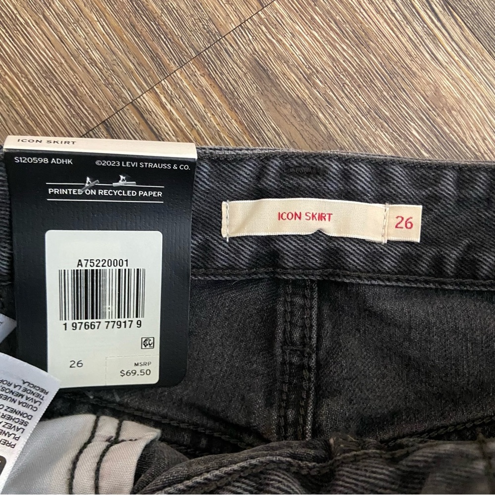 NWT Levis Recrafted Icon Black Button Fly Denim Skirt 26‎ - Picture 5 of 7